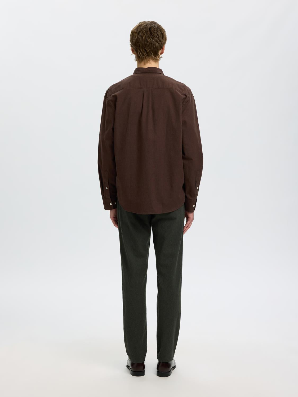 model_shot-back